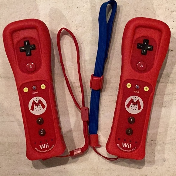 Mario Nintendo Wii Remote Plus Motion Inside Controller Remotes Lot Of 2 Red - Picture 1 of 7